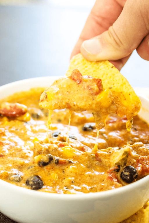 Slow Cooker Chili Cheese Dip