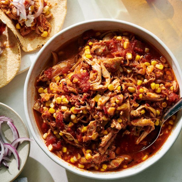 Slow Cooker Chipotle Chicken Tinga