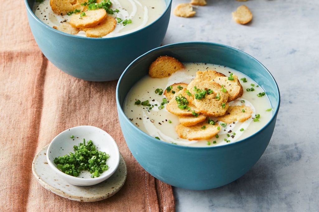 Slow Cooker Creamy Potato and Leek Soup