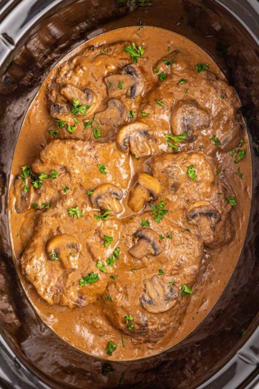Slow Cooker Cube Steak with Gravy