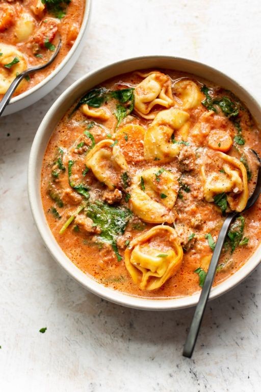 Slow Cooker Italian Sausage and Tortellini Soup