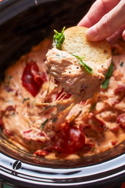 Slow Cooker Pizza Dip with Pepperoni