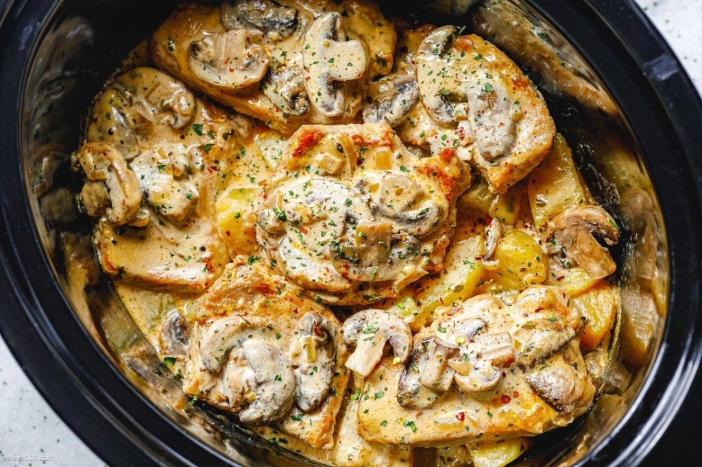 Slow Cooker Pork Chops with Creamy Garlic Sauce