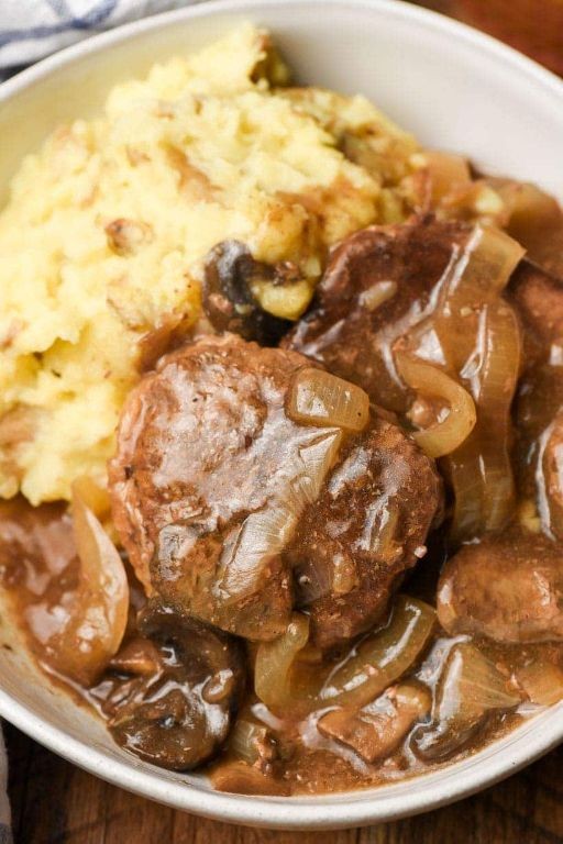 Slow Cooker Round Steak and Gravy