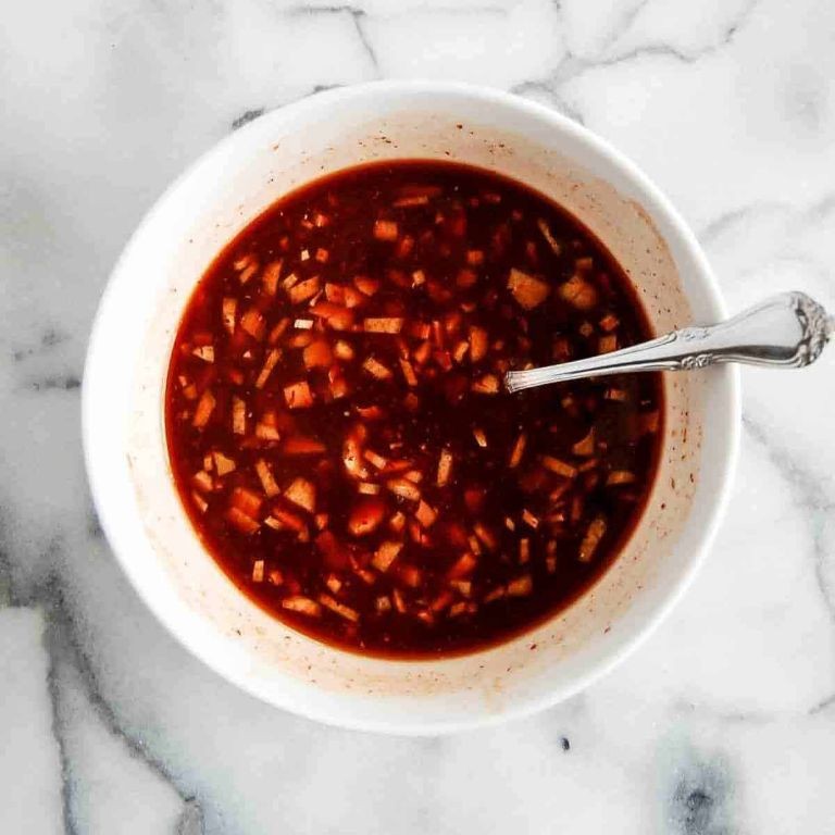 18 Creamy Slow Cooker Dip Recipes for Crowds