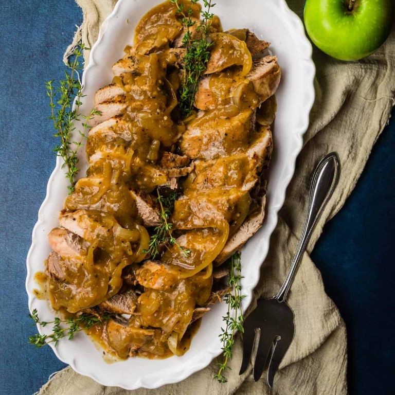 Slow-Cooked Pork Gravy with Apples