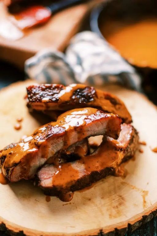Smoked Ribs with Spicy Mango Habanero Sauce