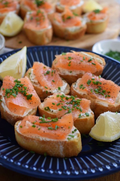 Smoked Salmon Canapés with Dill Cream Cheese