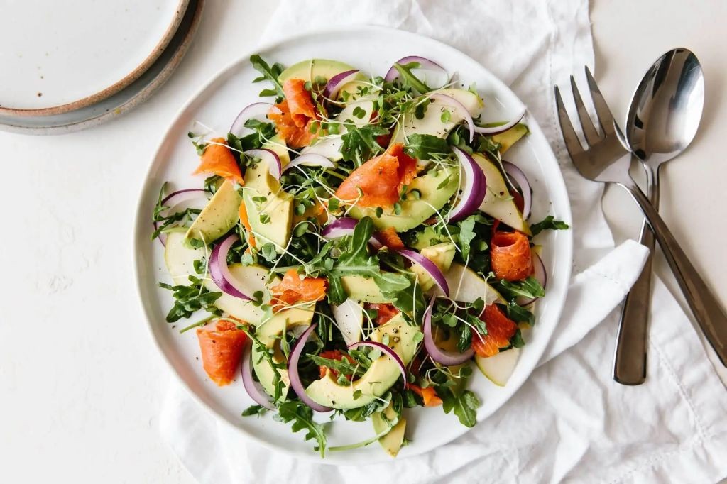 Smoked Salmon and Arugula Breakfast Salad