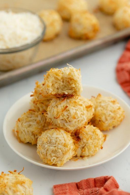 Snowball Coconut Macaroons