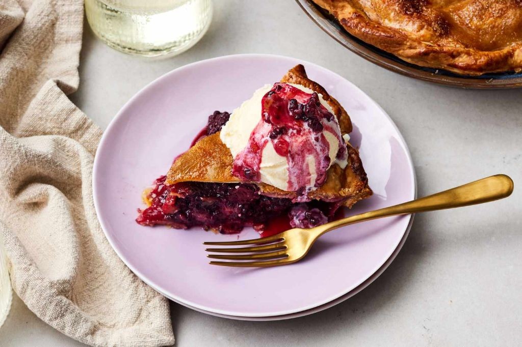Southern Blackberry Pie
