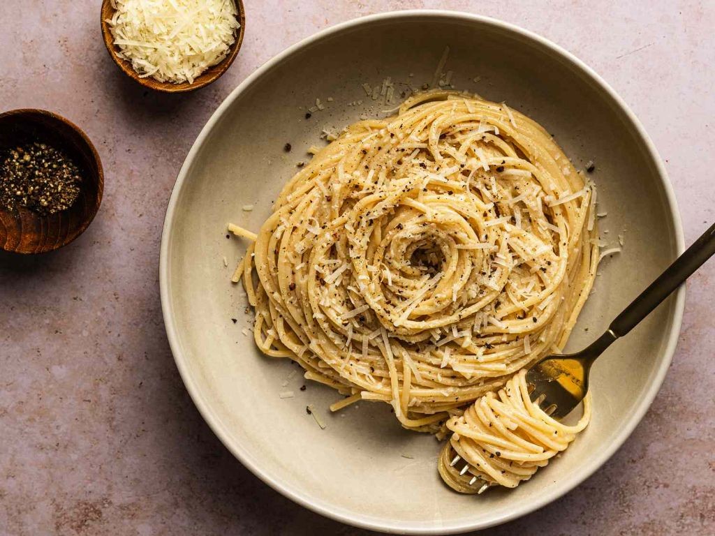 Spaghetti Cacio e Pepe with Pecorino Romano