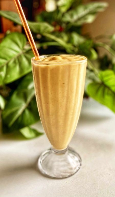 Spiced Mango Lassi Smoothie