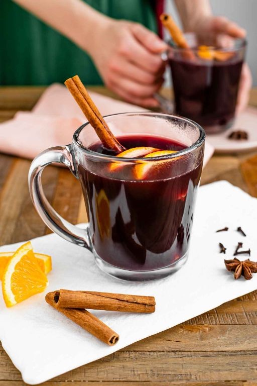Spiced Mulled Wine with Cinnamon and Orange