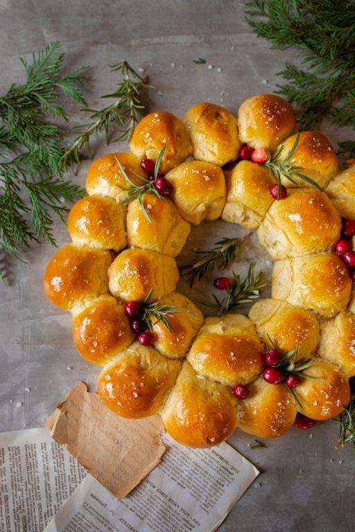Spiced Pumpkin Holiday Wreath Bread
