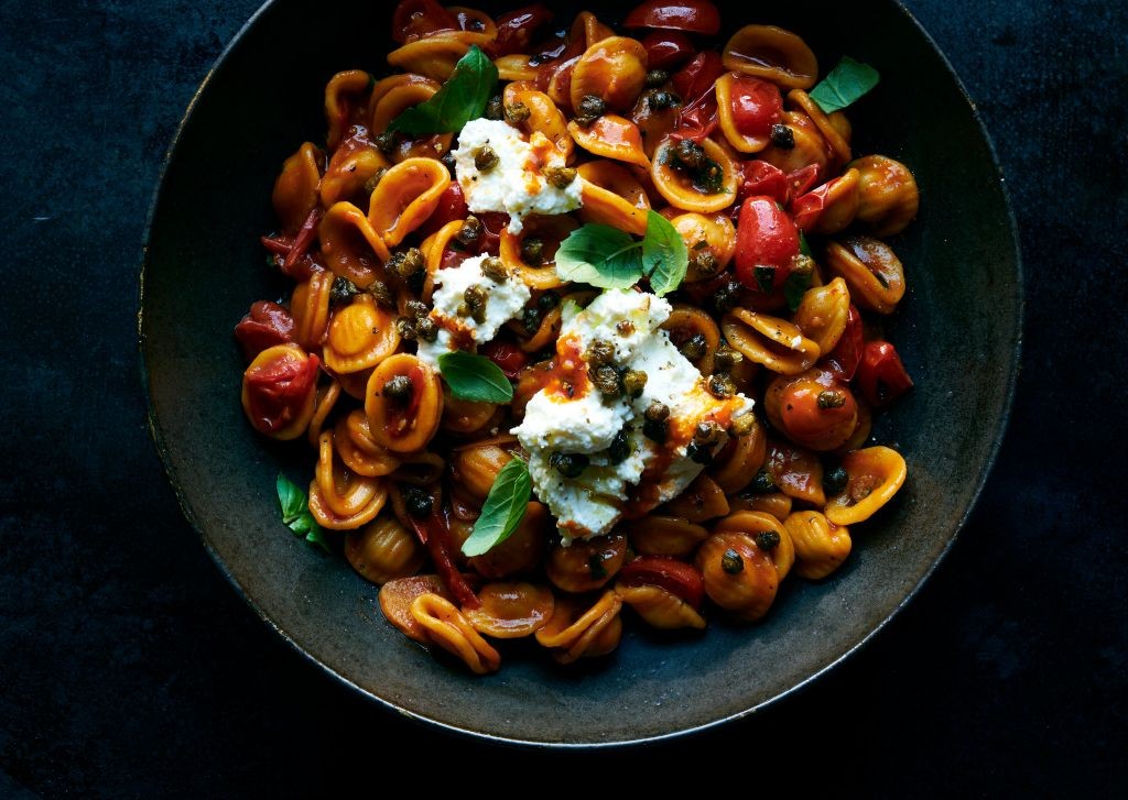 Spicy Cherry Tomato and Basil Pasta
