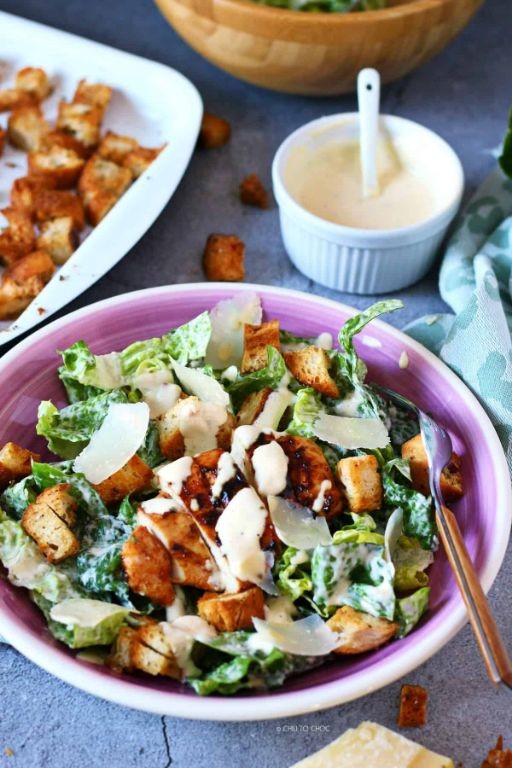 Spicy Chicken Caesar Salad with Sriracha Dressing