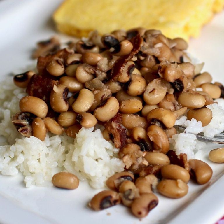 Spicy Crock Pot Black-Eyed Peas with Bacon