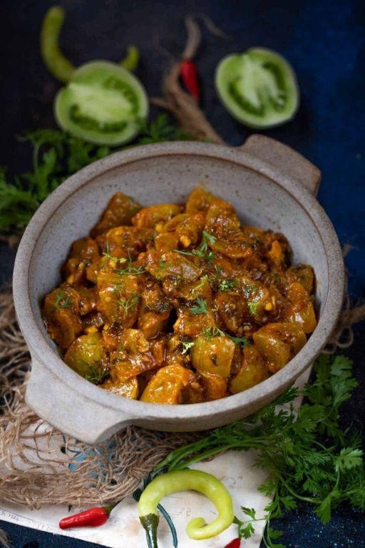 Spicy Green Tomato Curry with Coconut
