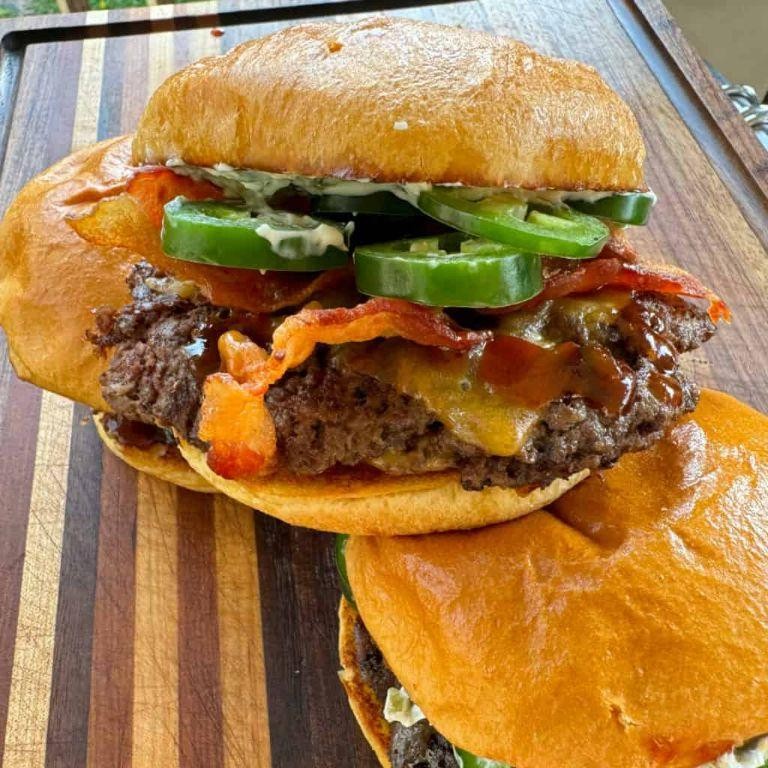 Spicy Jalapeño Chopped Cheese Burger