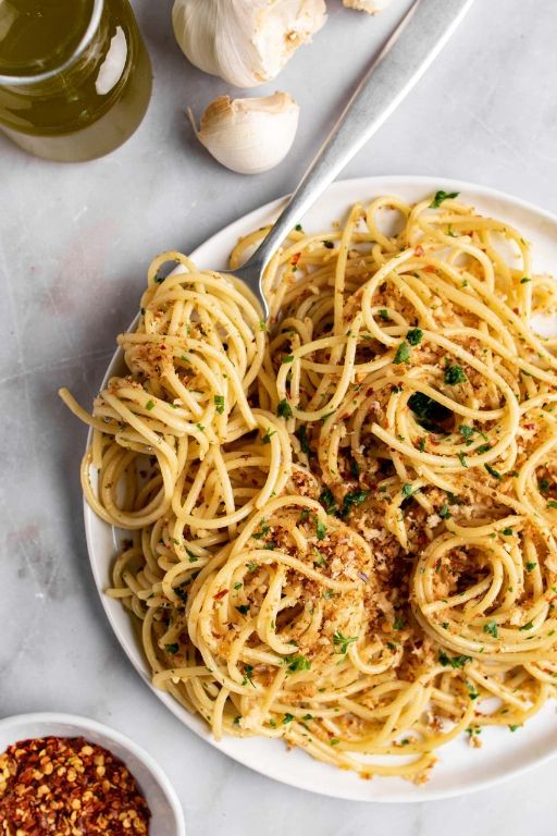 Spicy Olive Oil Pasta with Chili Flakes and Garlic
