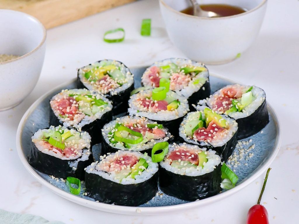 Spicy Outback Ahi Tuna Sushi Roll with Sriracha Mayo