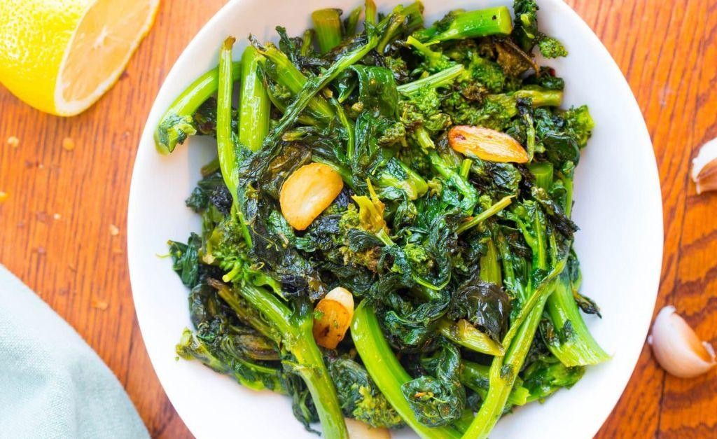Spicy Rapini Stir-Fry with Garlic