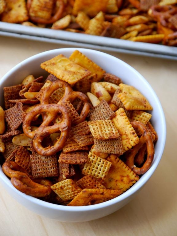 Spicy Sriracha Chex Mix