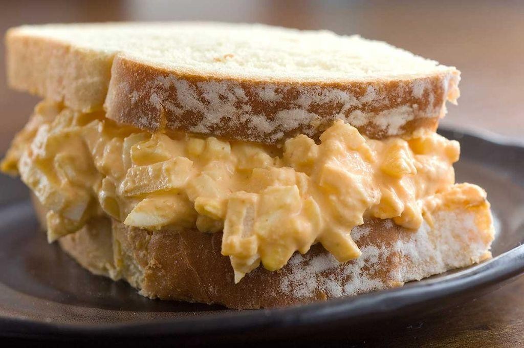 Spicy Sriracha Egg Sandwich