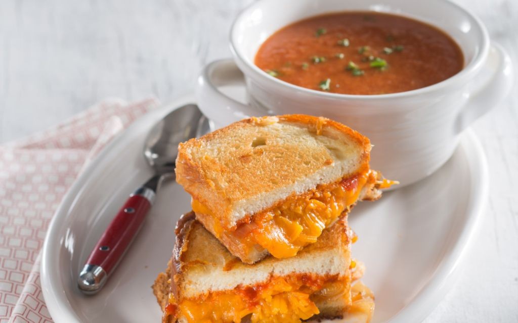 Spicy Sriracha Grilled Cheese