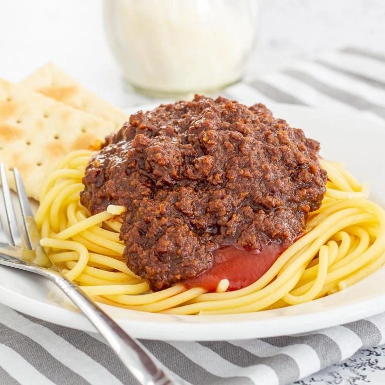Spicy Sriracha Steak and Shake Chili Mac