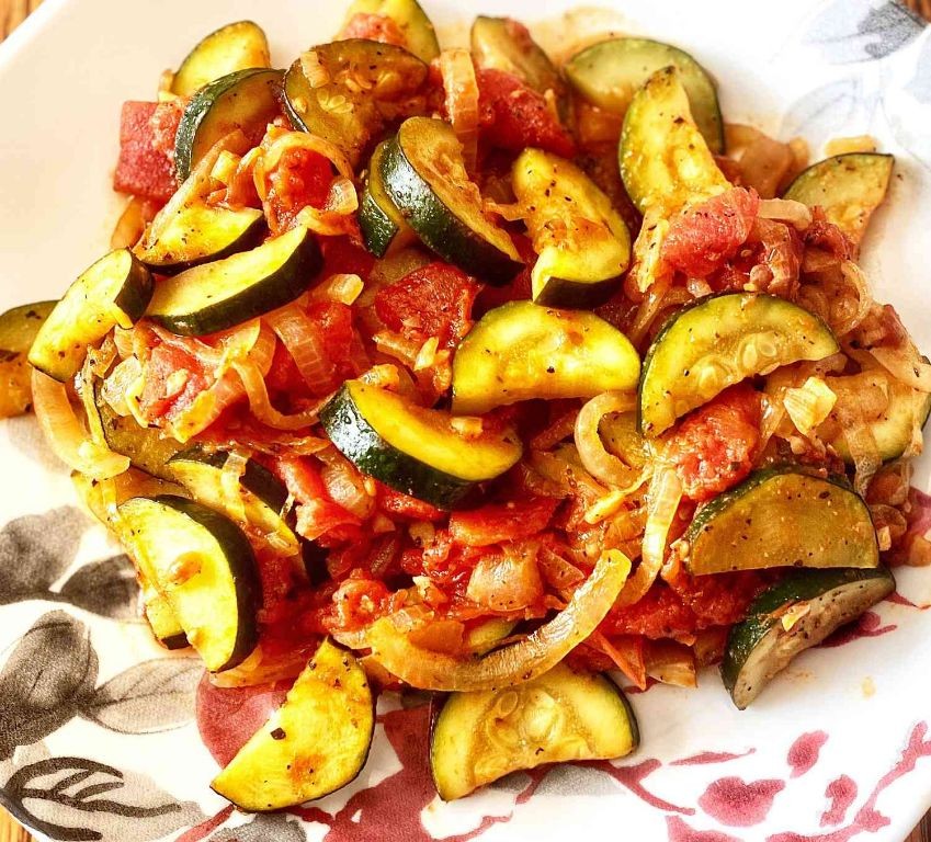 Spicy Zucchini and Tomato Stir-Fry