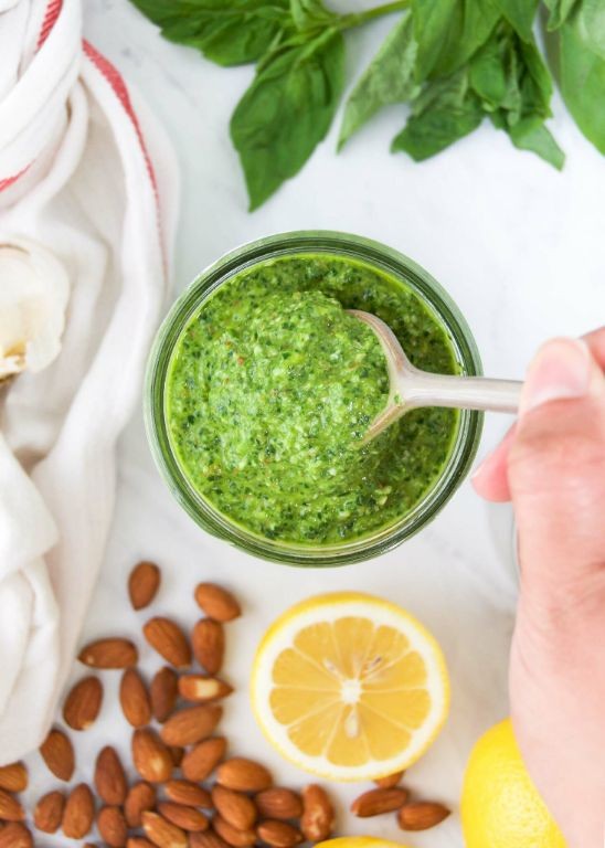 Spinach and Almond Pesto