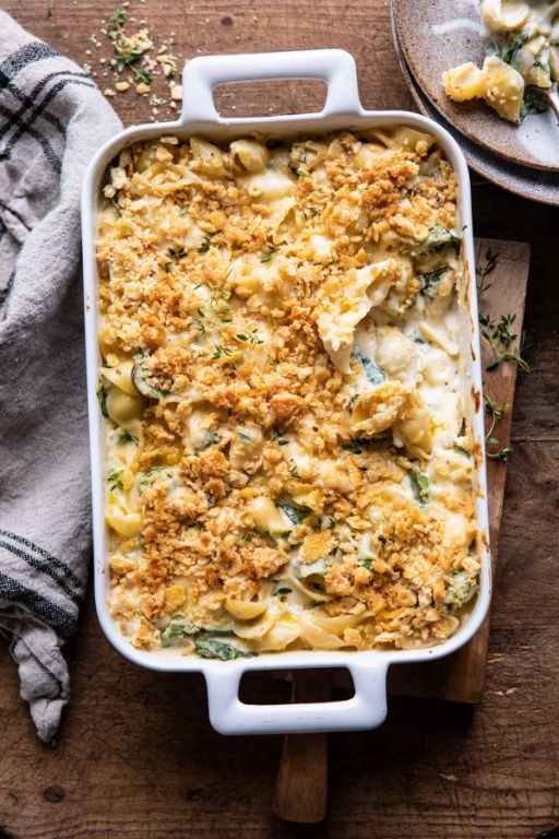 Spinach and Artichoke Slow Cooker Mac and Cheese