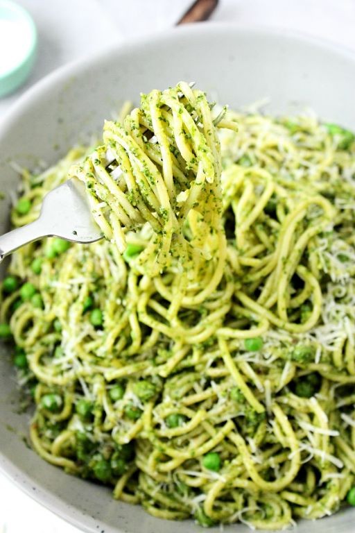Spinach and Walnut Pesto Pasta