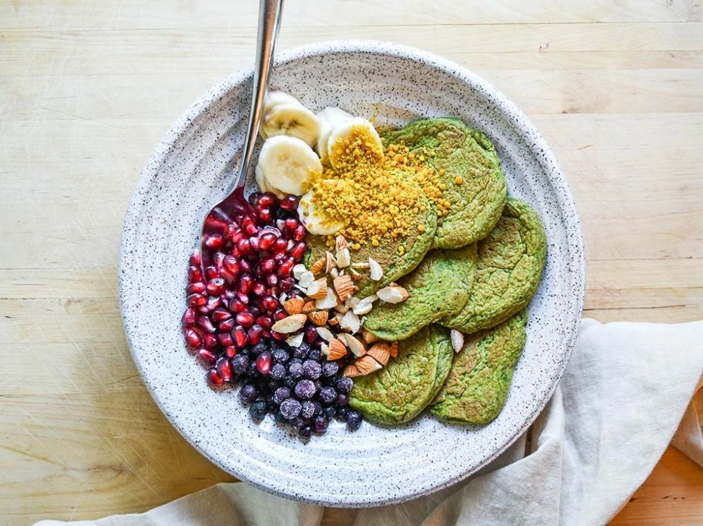 Spirulina and Banana Pancakes