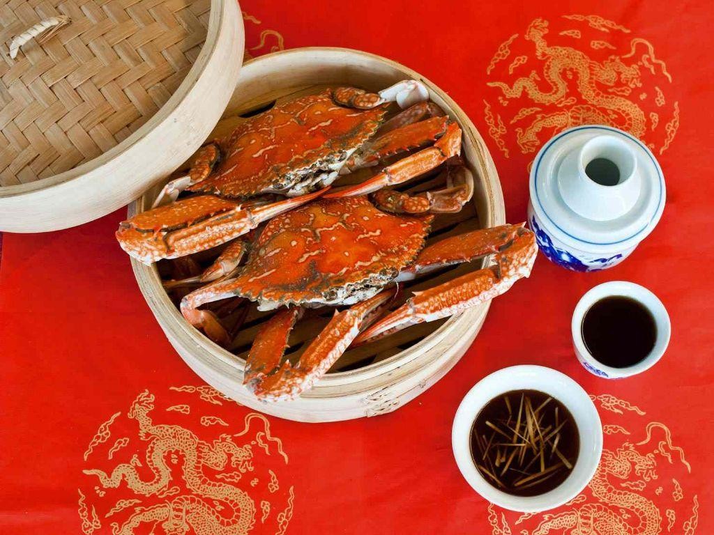 Steamed Crab with Ginger and Vinegar Dip