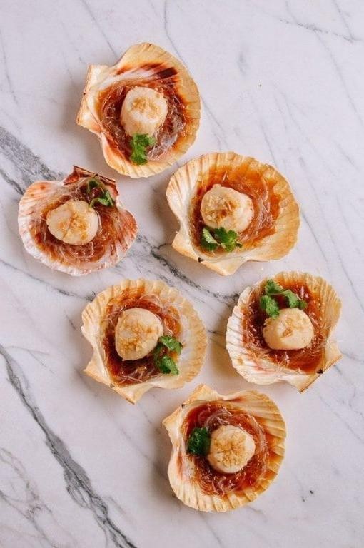 Steamed Scallops with Garlic and Glass Noodles