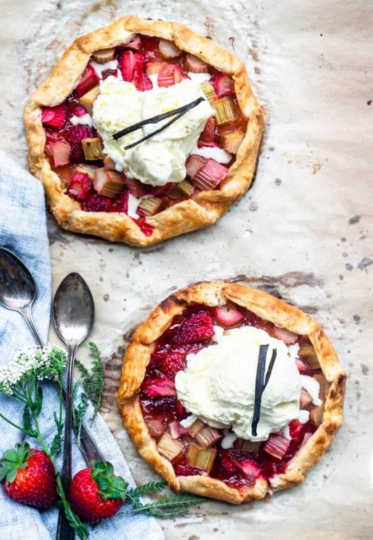 Strawberry Rhubarb Galette with Vanilla Cream