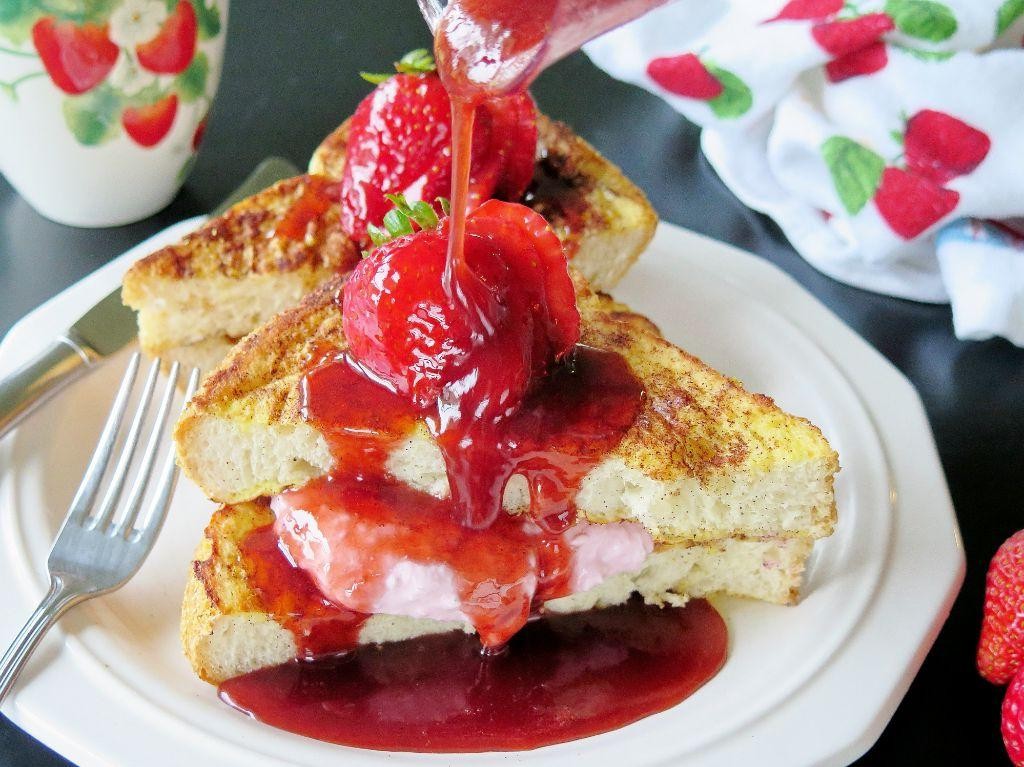 Strawberry Stuffed Torrejas with Cream Cheese Filling