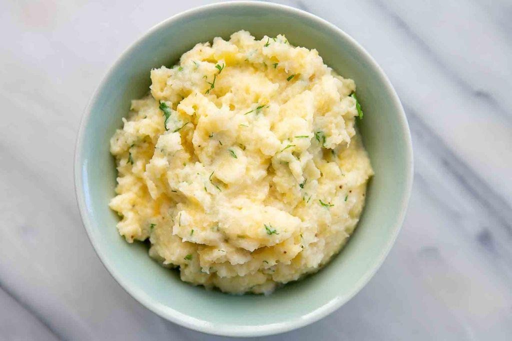 Tangy Mashed Rutabaga with Sour Cream