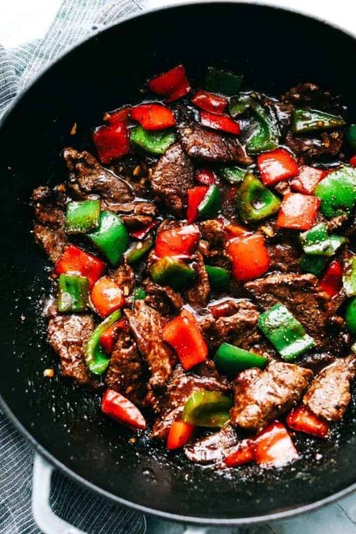 Tenderized Round Steak Stir-Fry with Bell Peppers