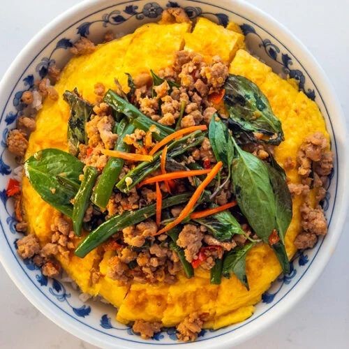 Thai-Inspired Oyakodon with Basil