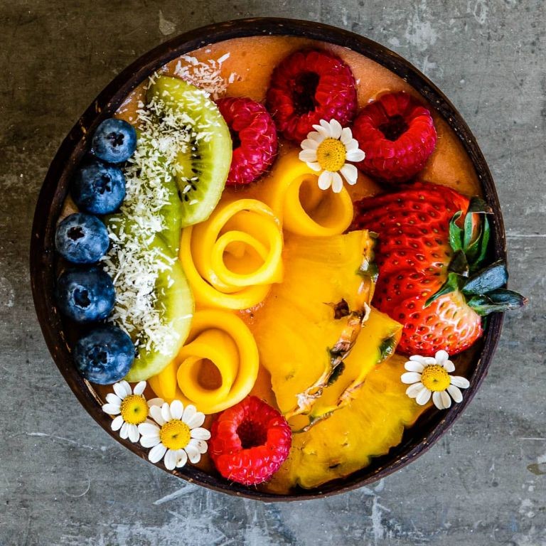 Tropical smoothie bowls