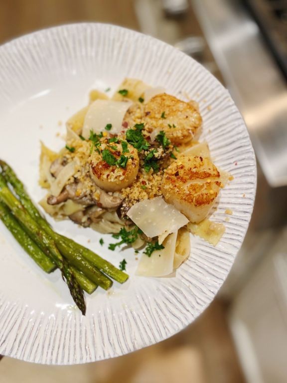 Truffle Oil Calamarata Pasta with Seared Scallops