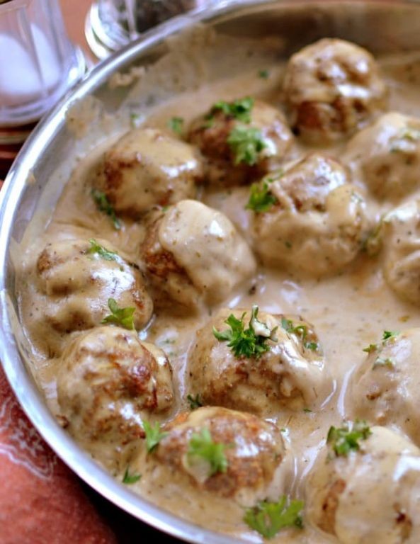 Turkey Meatballs in White Gravy