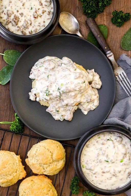 Turkey Sausage Gravy with Sage
