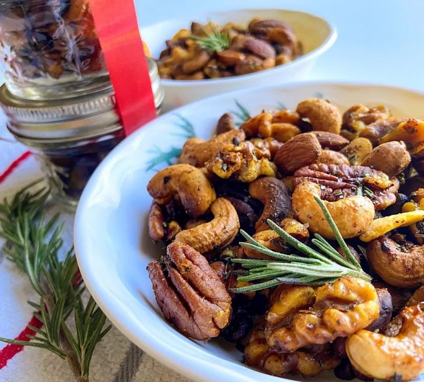 Turmeric Spiced Roasted Nut Mix