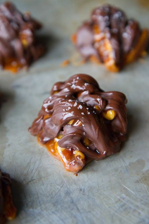 Vegan Salted Caramel Turtles