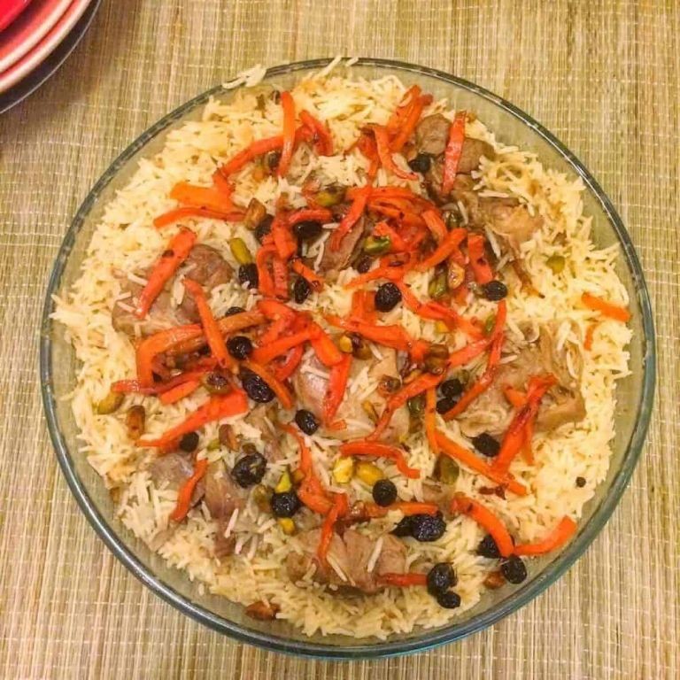 Vegetarian Afghani Pulao with Carrots and Raisins